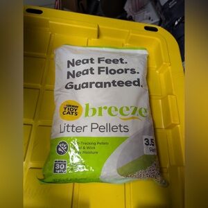Breeze Litter Pellets - White and Green